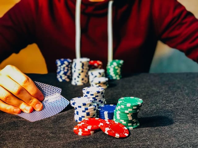 casino oblečení na hru pokeru