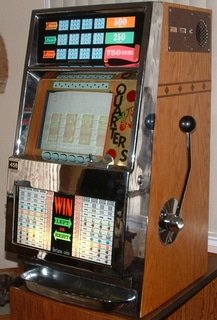 první čtyřválcový automat